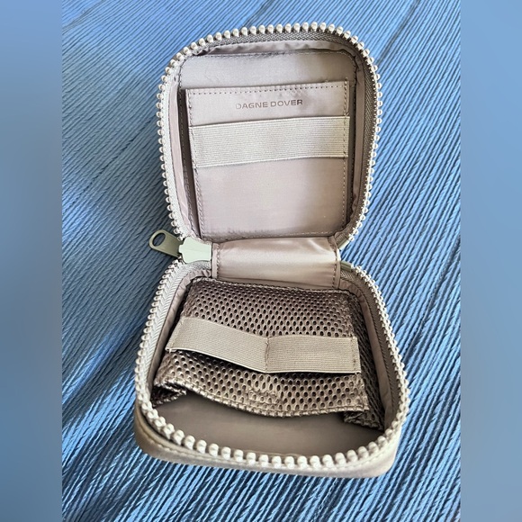 NEW DAGNE DOVER Arlo Tech Neoprene Tech Media Organizer Bag Case - Picture 9 of 13